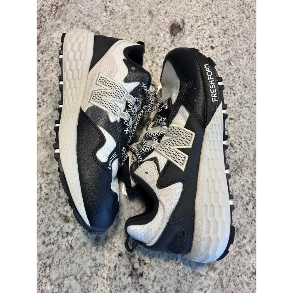 New Balance Womens White/Black/Moonbeam Hiking Shoes Size 7 M CragTR